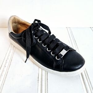 UGG Milo Black Leather Low Top Sneakers Metallic Heel Comfort Lace Up 6.5